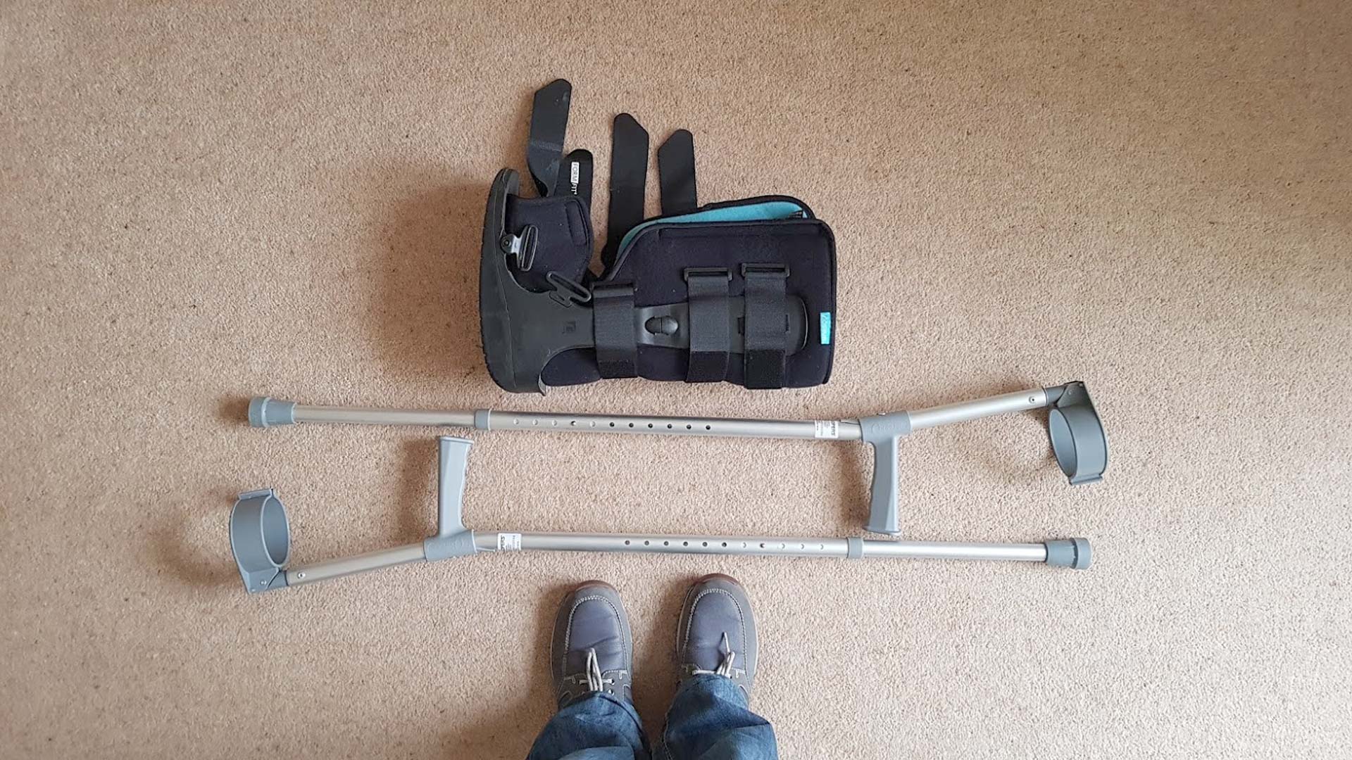 A fractured foot healed in 3 to 4 weeks